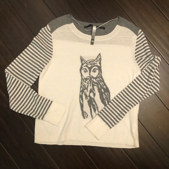 Kensie Sweaters - Kensie Owl Sweater sz Medium